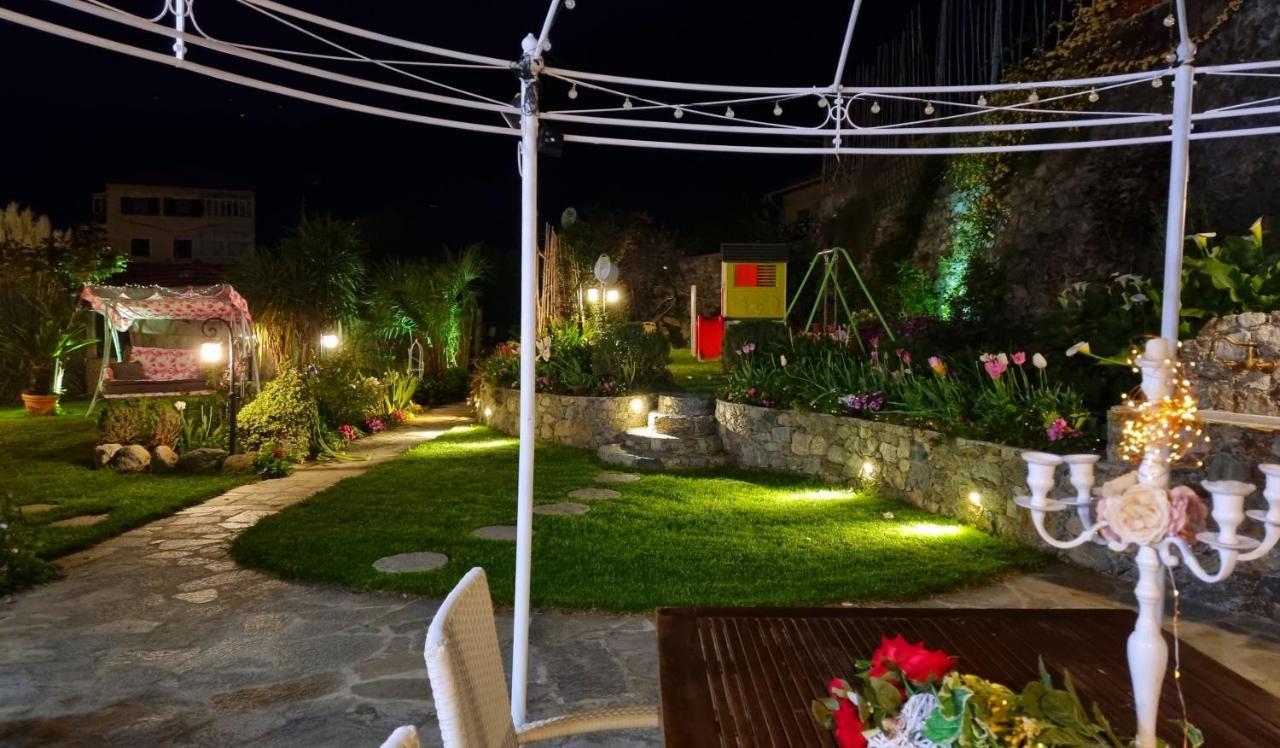 Casa Vacanze Family Albisola Superiore Extérieur photo